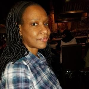 Meet your Posher, Lena